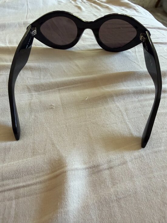 BRAND NEW ALAÏA CAT-EYE SUNGLASSES AT A STEAL! main image 8